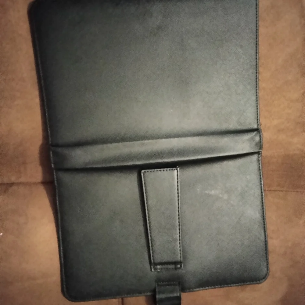 Tablet with KeyboardHolder. 7